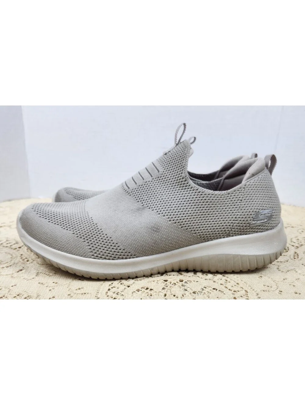 Skechers Air-Cooled Memory Foam Women's Gray Slip On Shoes Size 9.5 (US)